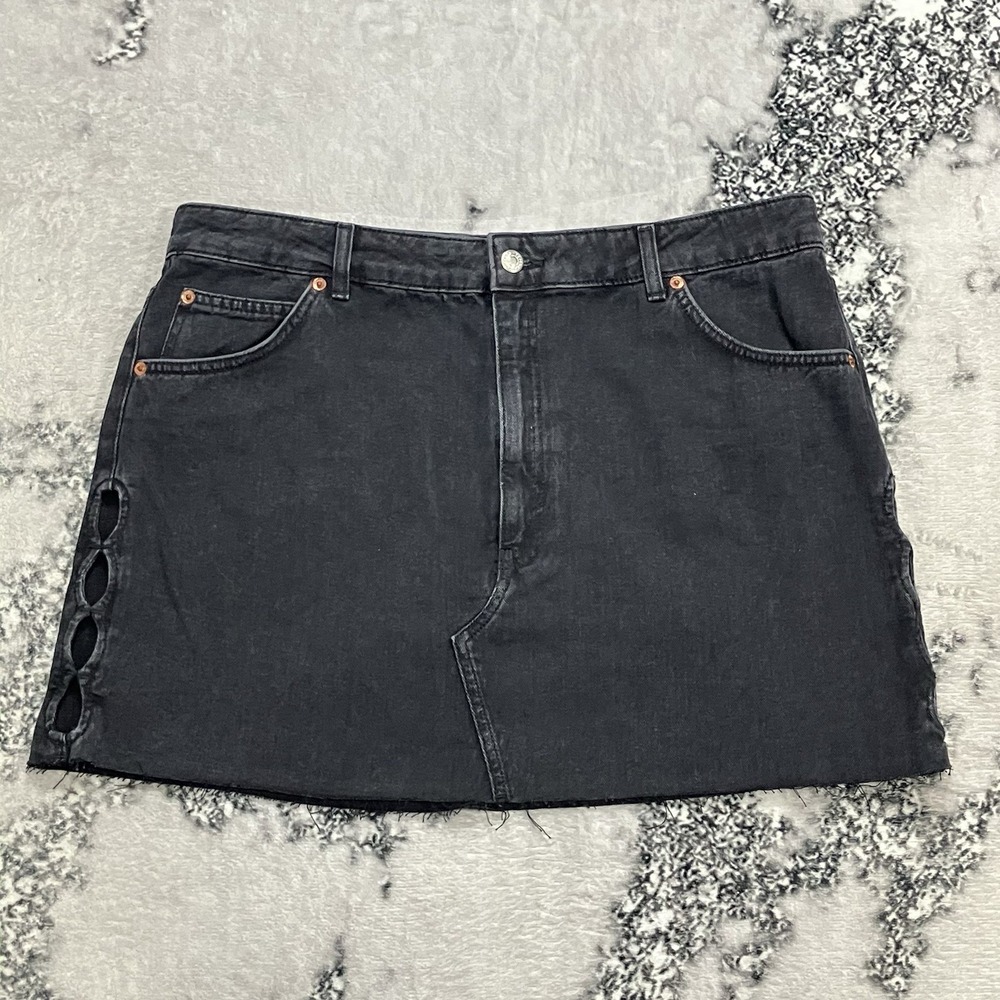 Topshop‎ Black Denim Mini Skirt Side Cutout Distressed Raw Hem Womens Size 14